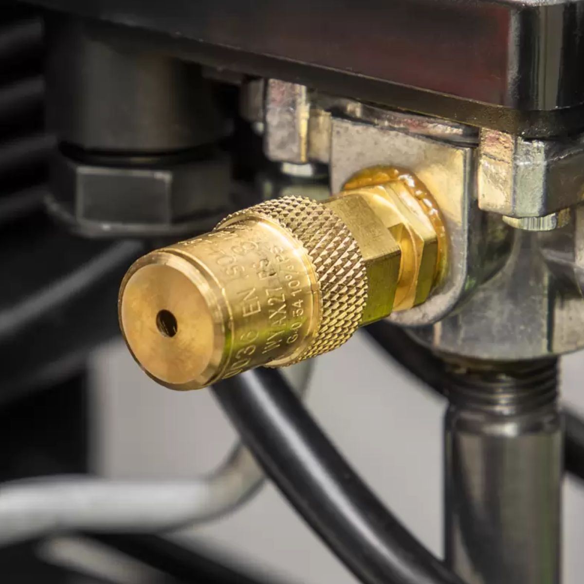 Sealey SAC2420EPK 24L Direct Drive Air Compressor with 4pc Air Accessory Kit 230V