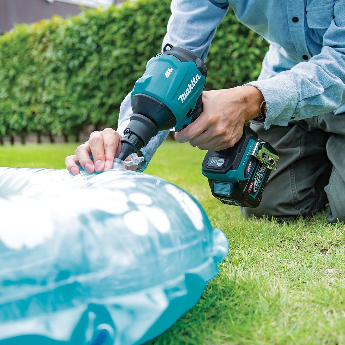 Makita AS001GZ 40V Brushless Dust Blower With 1 x 2.5Ah Battery, Charger & Bag