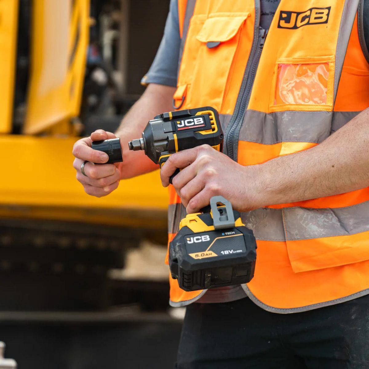 JCB-18PIW-350 18V 1/2 Inch Impact Wrench 350Nm Nut-Busting Torque Body Only