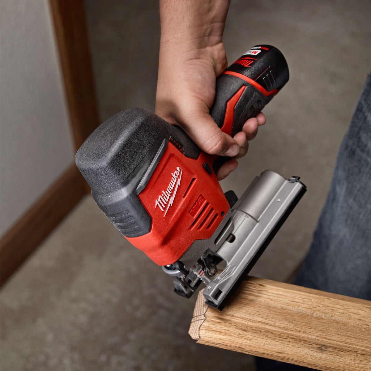 Milwaukee M12JS-0 12V Cordless Compact Jigsaw with 1 x 2.0Ah Battery
