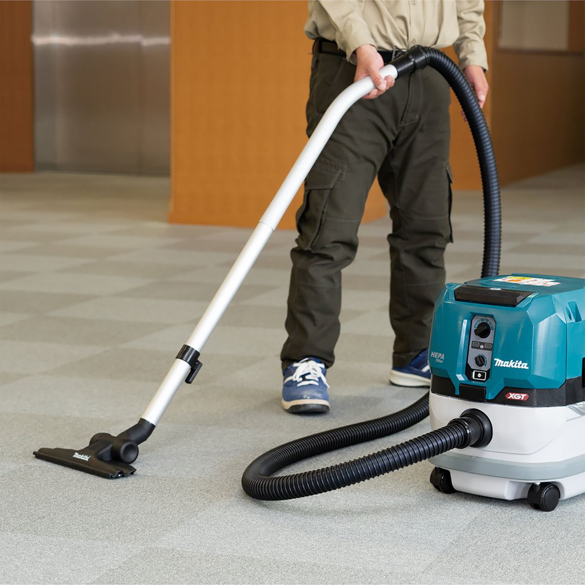 Makita VC002GLZ01 40Vmax XGT Brushless L-Class Dust Extractor Body Only