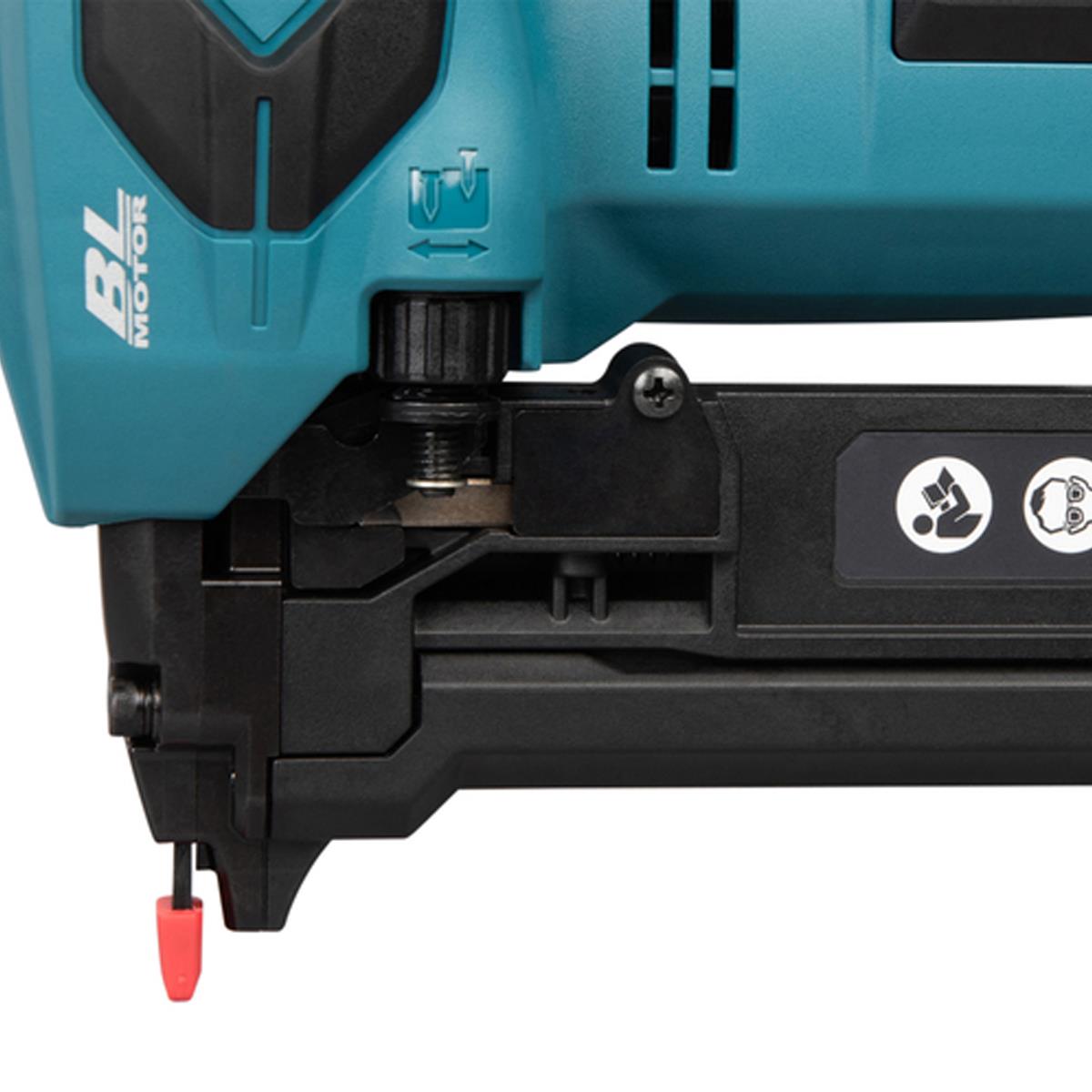 Makita DST630Z 18V LXT Brushless 18G Narrow Crown Stapler Body Only Item Condition Seller Refurbished