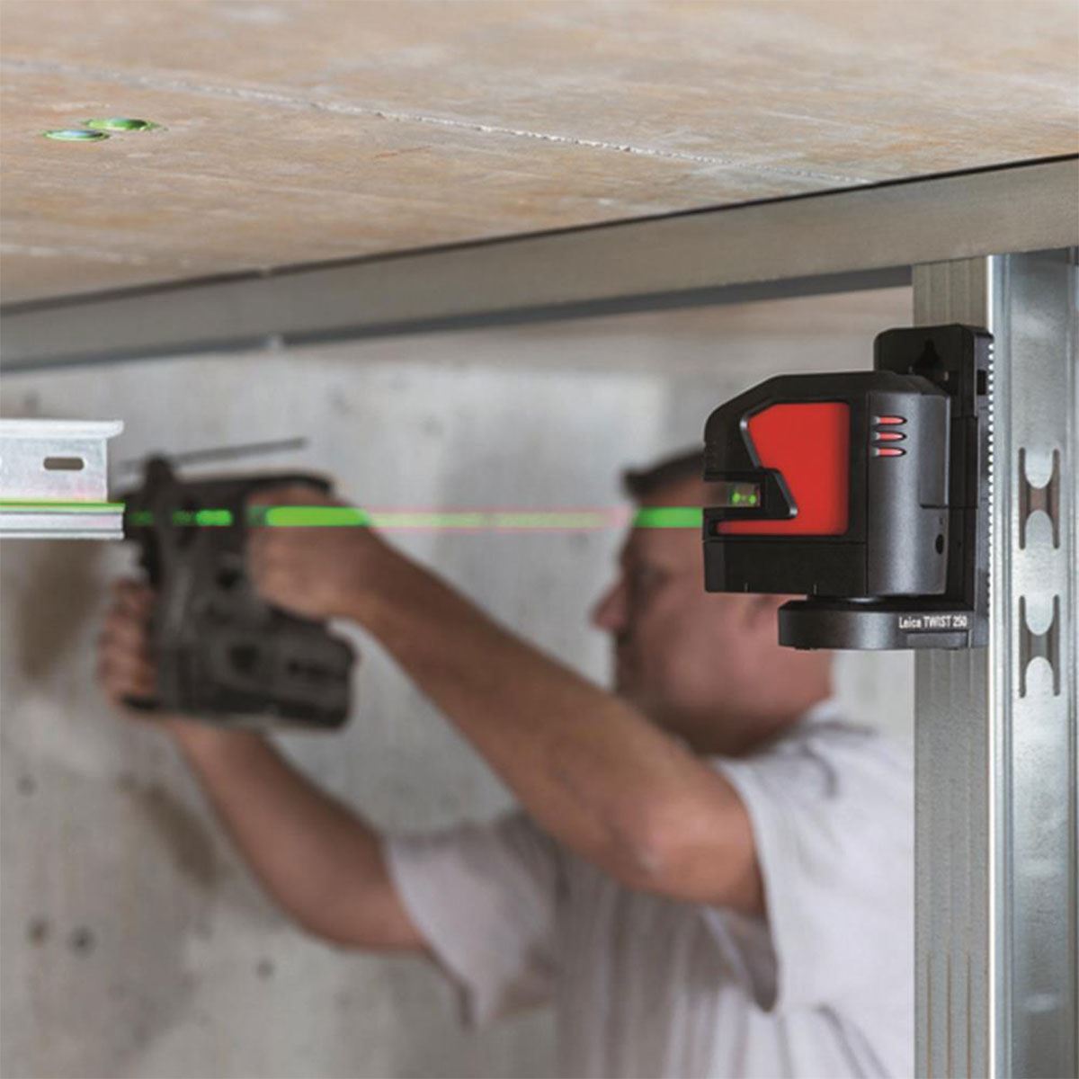 Leica LGS-L2GS Self Levelling Green Cross Line Laser 35m