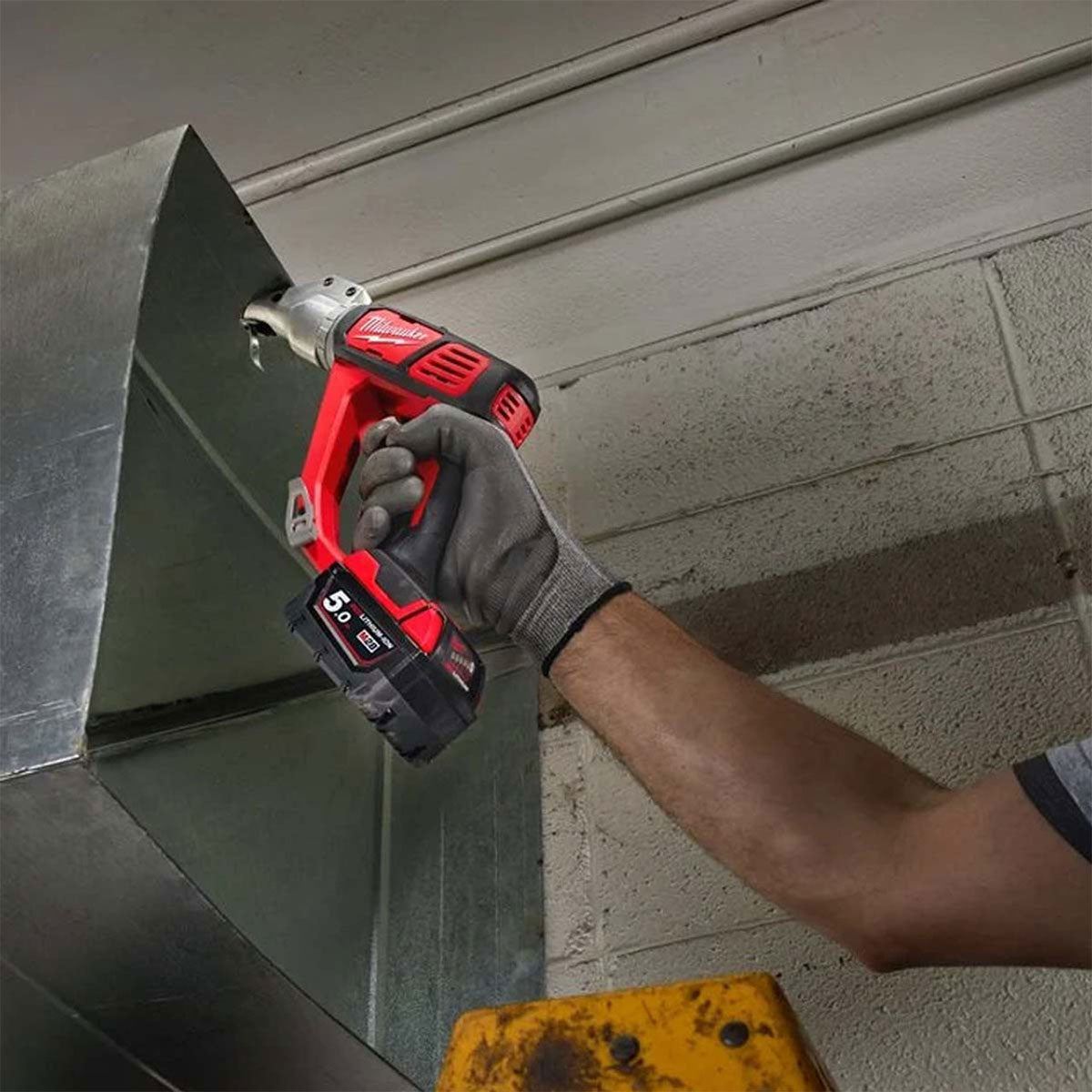 Milwaukee M18BMS12-0 18V 1.2mm Metal Shear with 1 x 3.0Ah Battery & Charger