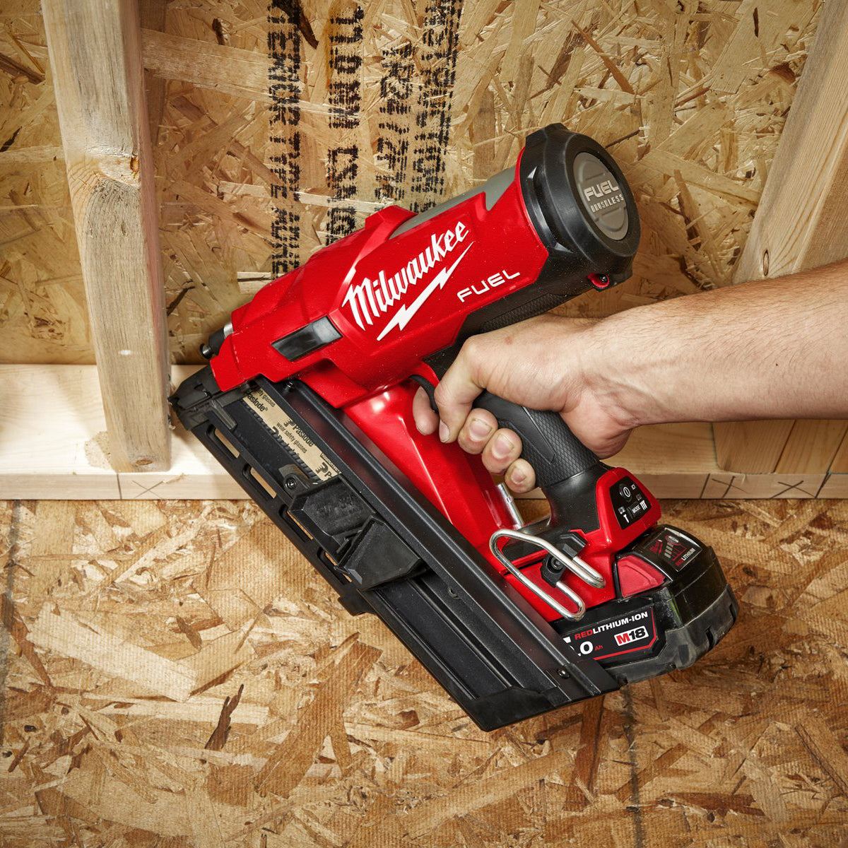 Milwaukee M18FFN-0 18V Fuel Brushless First Fix Framing Nailer with 1 x 8.0Ah Battery & Charger
