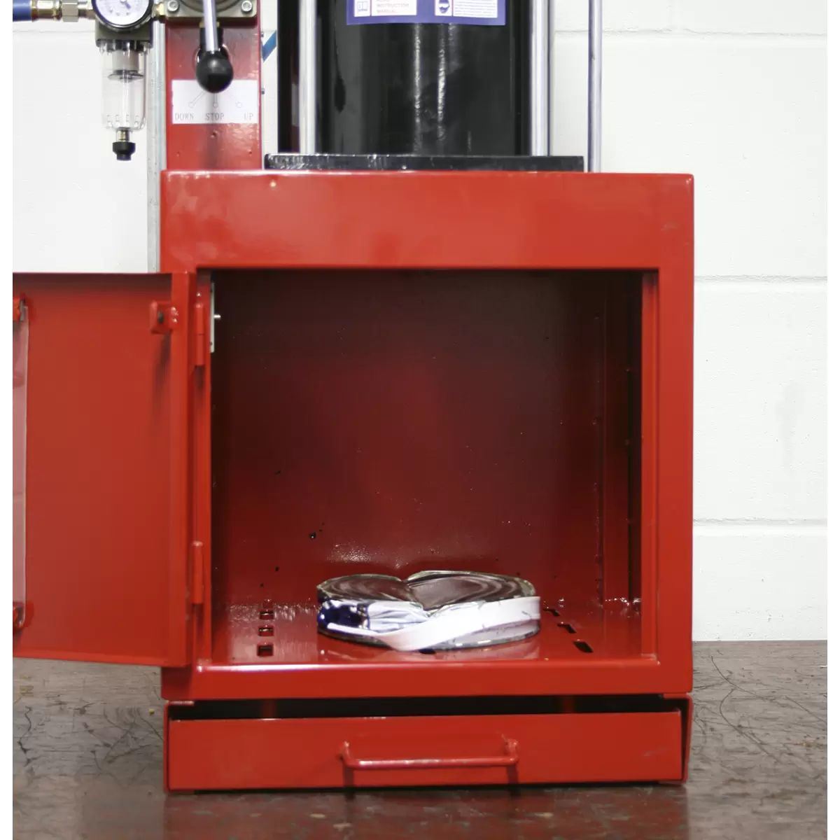 Sealey HCC08 Pneumatic Paint Can Crusher 2.2tonne