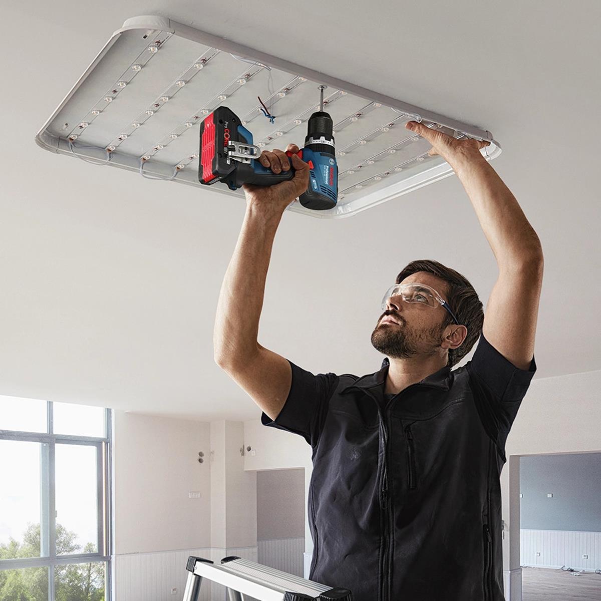 Bosch 0615A5008E 18V Brushless Combi Drill & Impact Driver/Wrench Twin Kit with 2 x 4.0Ah Battery, Charger & Case