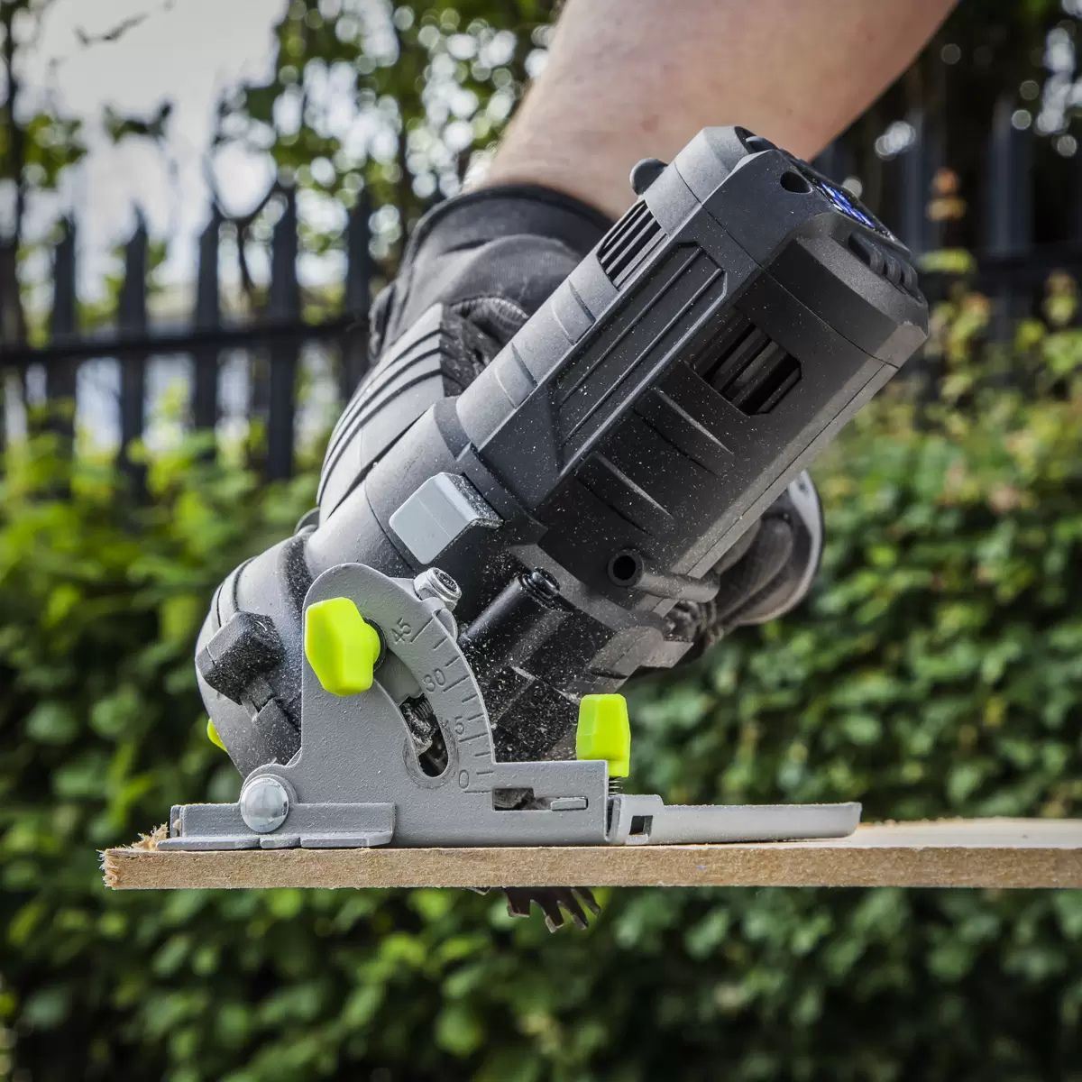 Sealey CP108VCS 10.8V Cordless 85mm Circular Saw Compact, lightweight With Battery & Charger