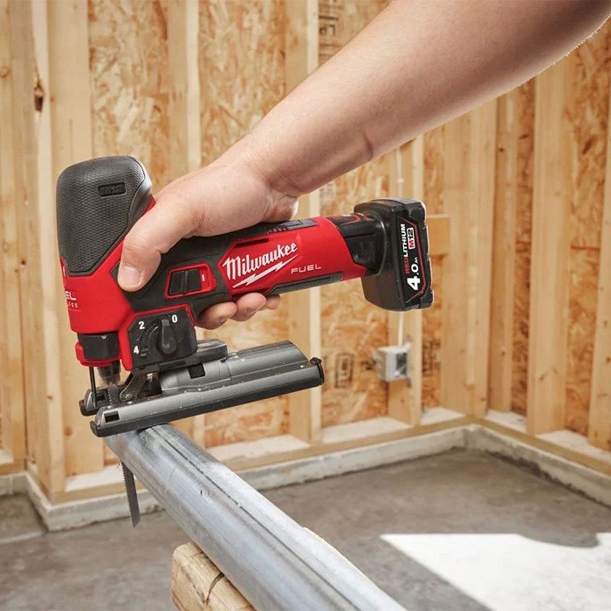 Milwaukee M12FJS-0 12V Fuel Brushless Bodygrip Jigsaw with 1 x 5.0Ah Battery & Charger