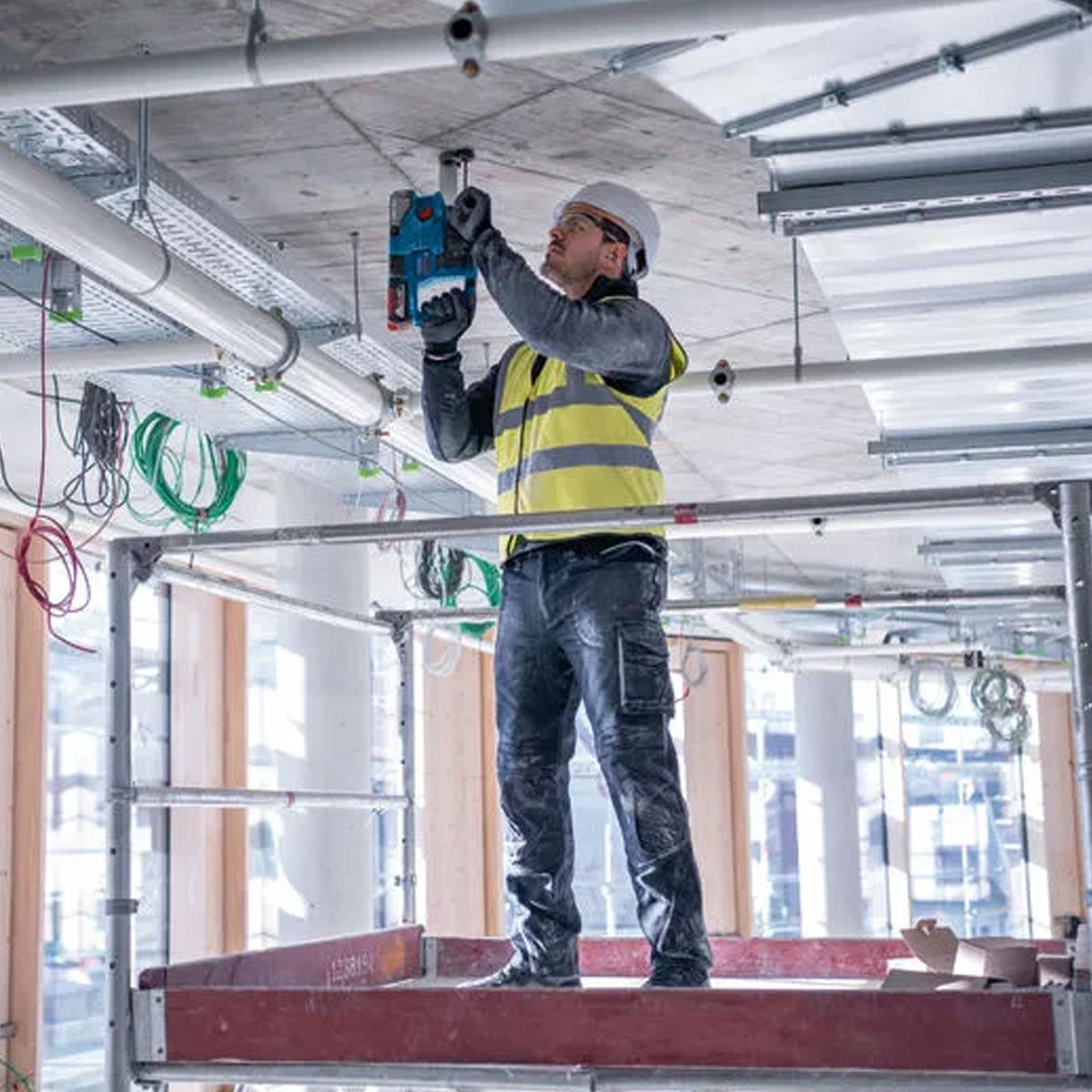 Bosch 0615A5008A 18V Brushless 3 Piece Tool Kit with 2 x 4.0Ah Battery, Charger & Tool Bag