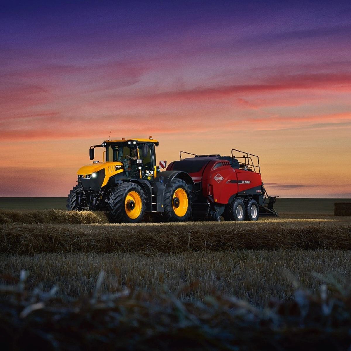 JCB 42’’ Roller Cabinet and Top Tool Chest Stack 19 Drawer with Fastrac Tractor Wrap JCBFSTSTACK
