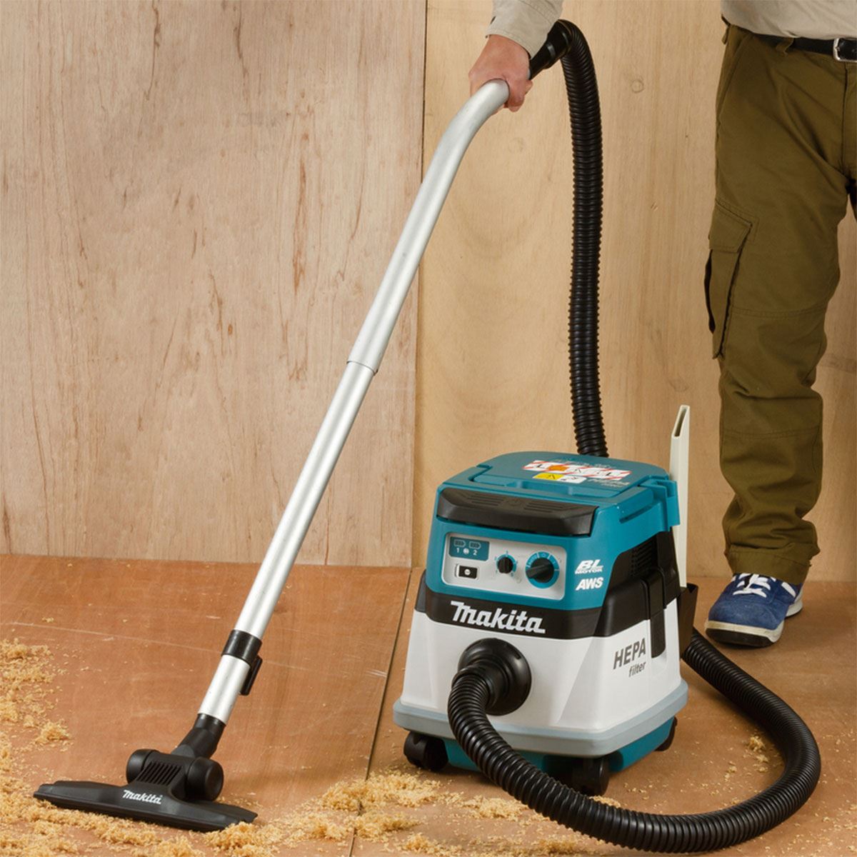 Makita DVC867LZX4 36V LXT Brushless L-Class 8L Dust Extractor With AWS Body Only