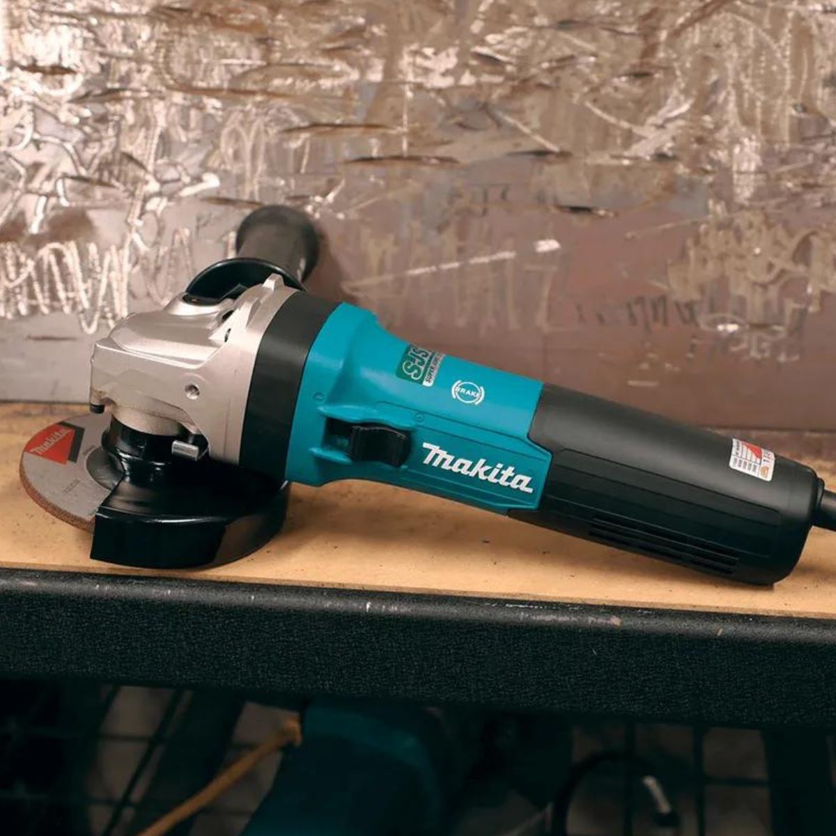 Makita GA5091X01/1 125mm Variable Speed Slide Switch Angle Grinder 110V With Mechanical Brake Item Condition Seller Refurbished