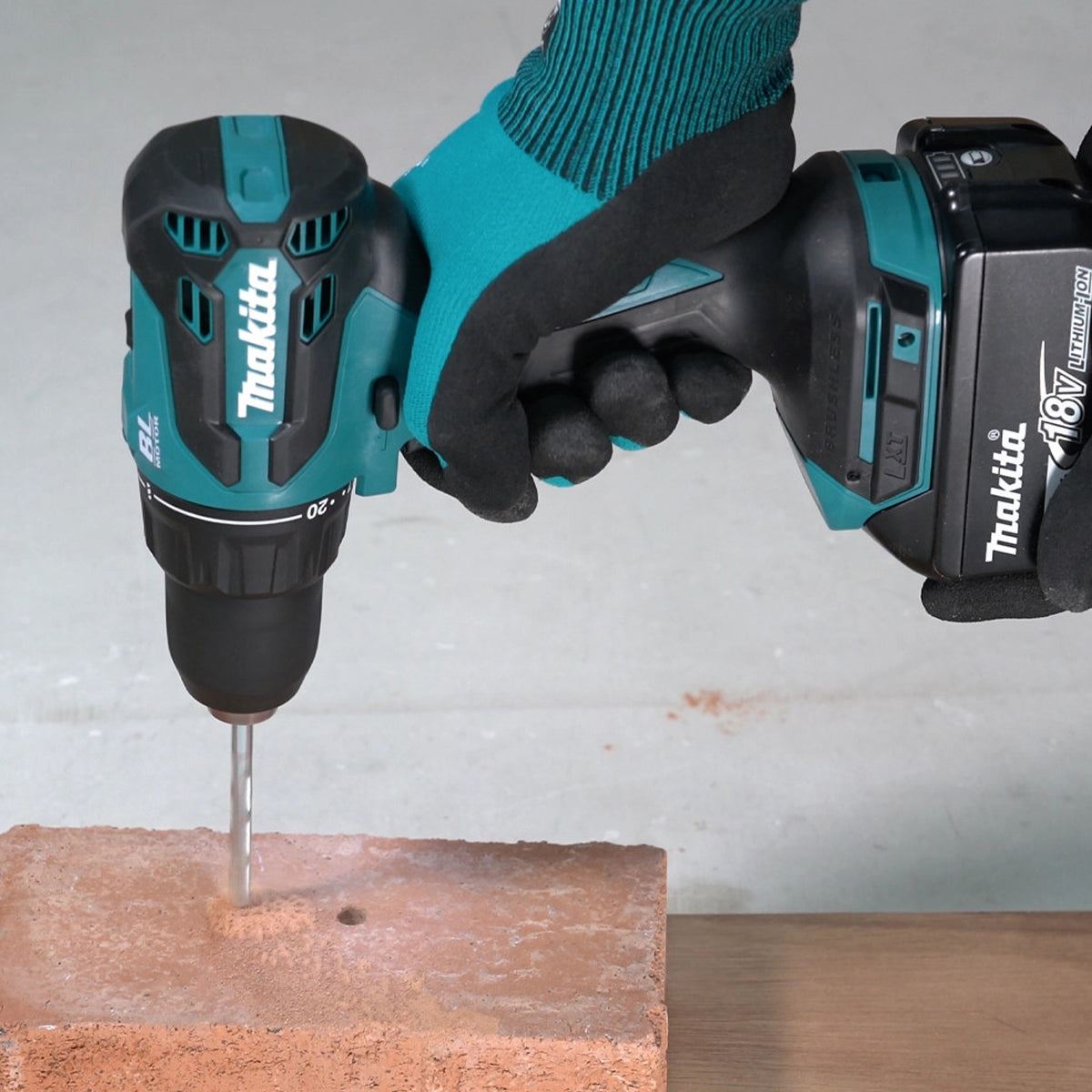 Makita DHP490RT1J 18V LXT Brushless Combi Drill With 1 x 5.0Ah Battery, Charger In Case