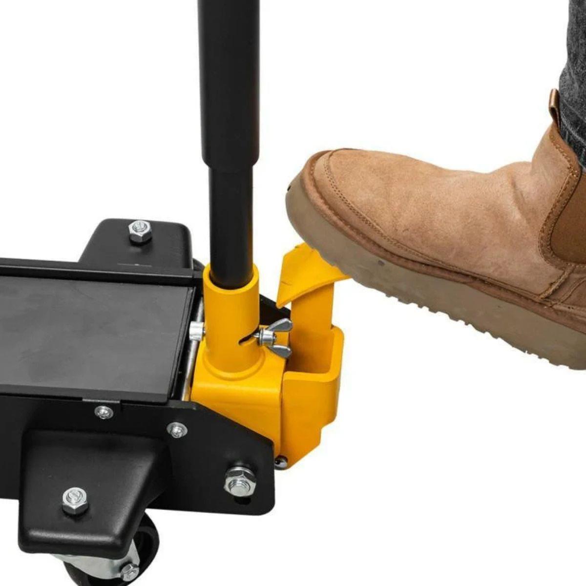 JCB-T830028 3 Tonne Hydraulic Long Trolley Jack Heavy-duty 525mm Max. Lift