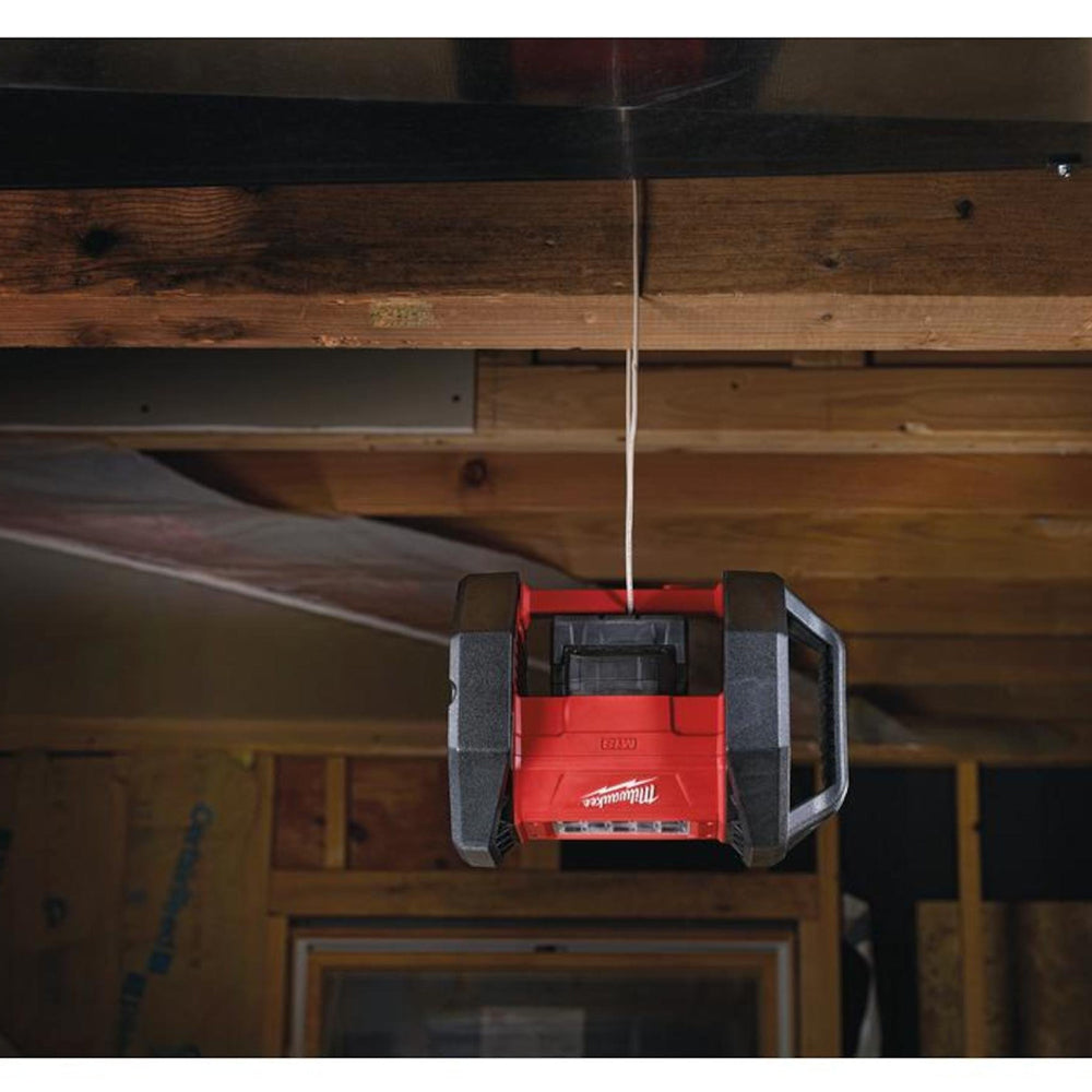 Milwaukee M18AL-0 18V LED Area Light with 1 x 2.0Ah Battery & Charger