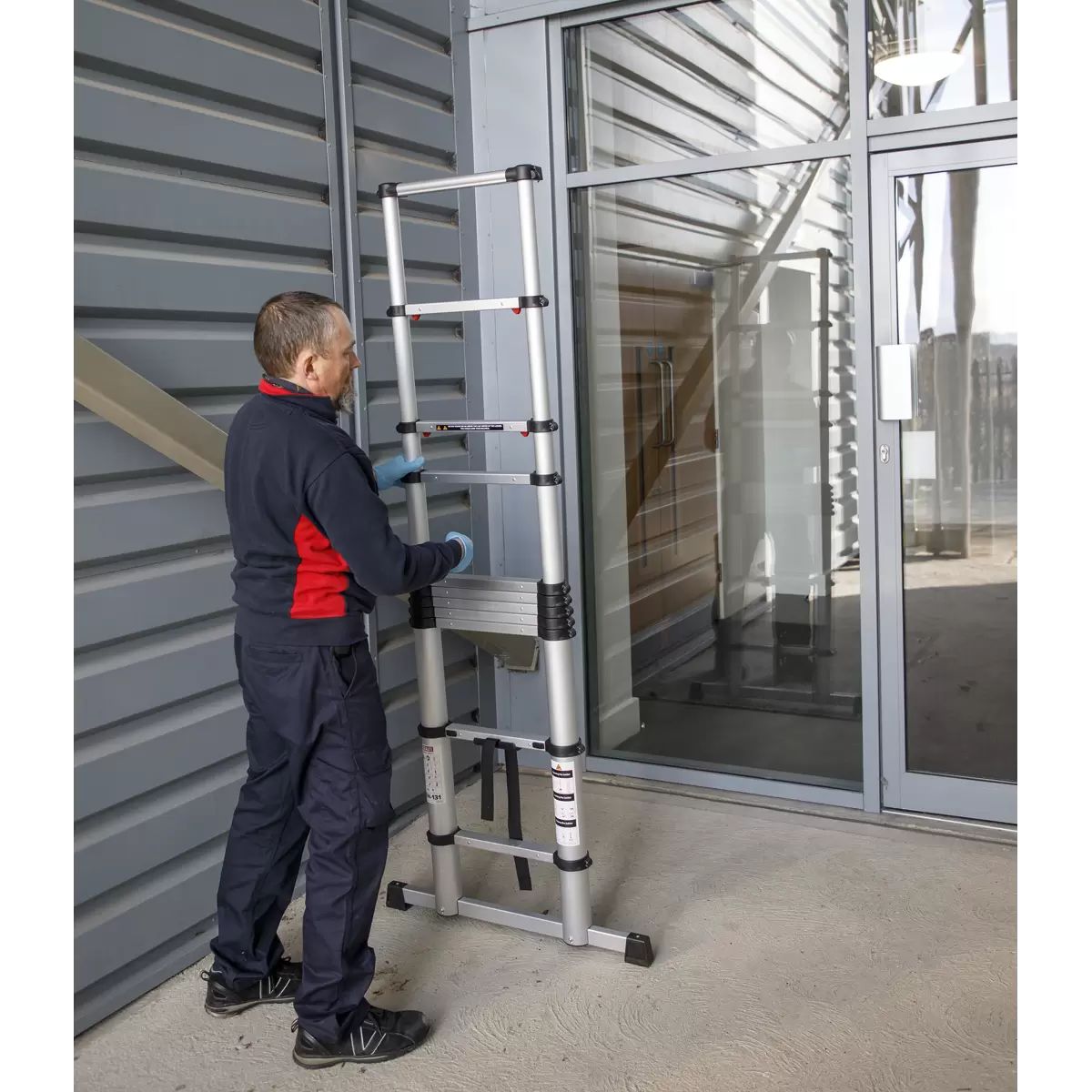 Sealey ATL11 Trade Aluminium Telescopic Ladder 11-Tread EN 131