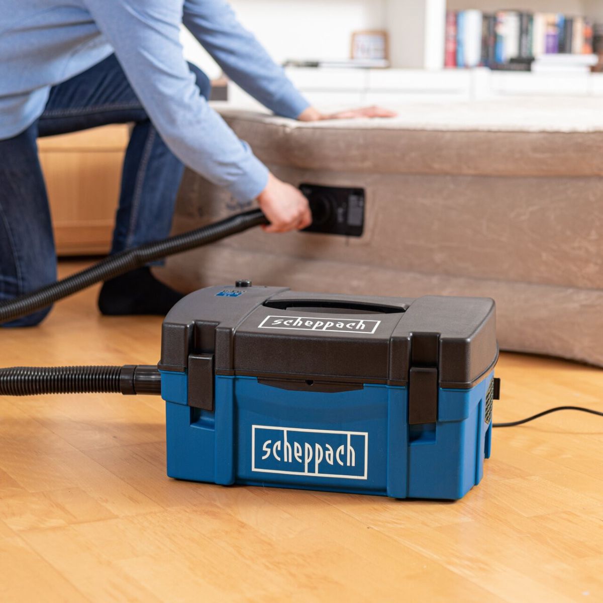 Scheppach HD2P Powerful 3-in-1 Dust Extractor, Vacuuming and Blowing 240V/1250W