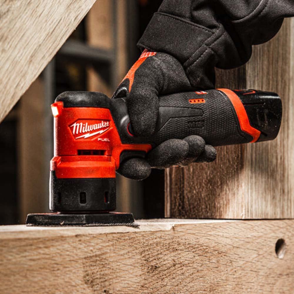 Milwaukee M12FDSS-0B 12V Brushless Spot Sander with 1 x 5.0Ah Battery Charger & Bag