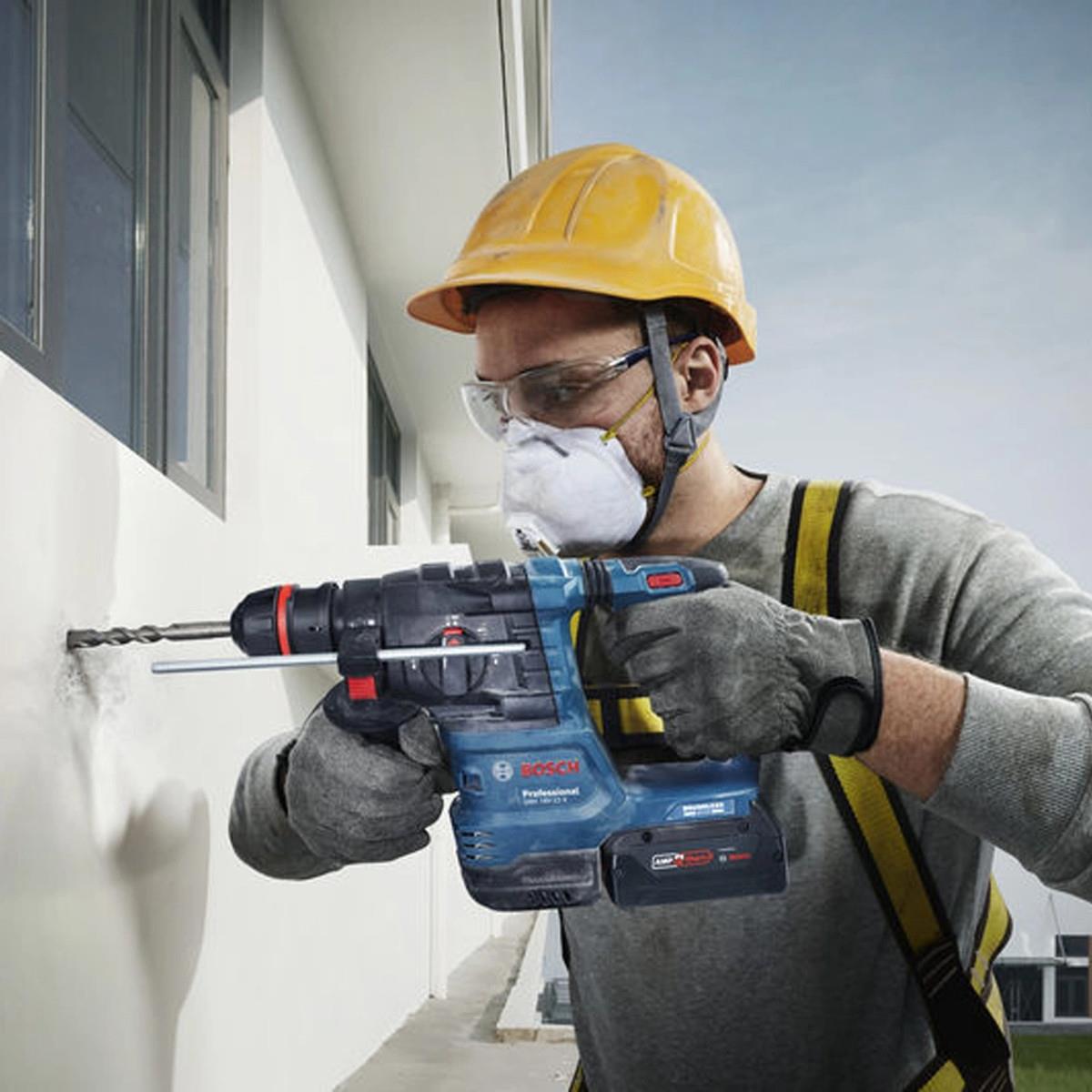 Bosch GBH 18V-22 X 18V Brushless SDS+ Rotary Hammer with 1 x 4.0Ah Battery, Charger & GDE 18V-12 Dust Extractor Attachment