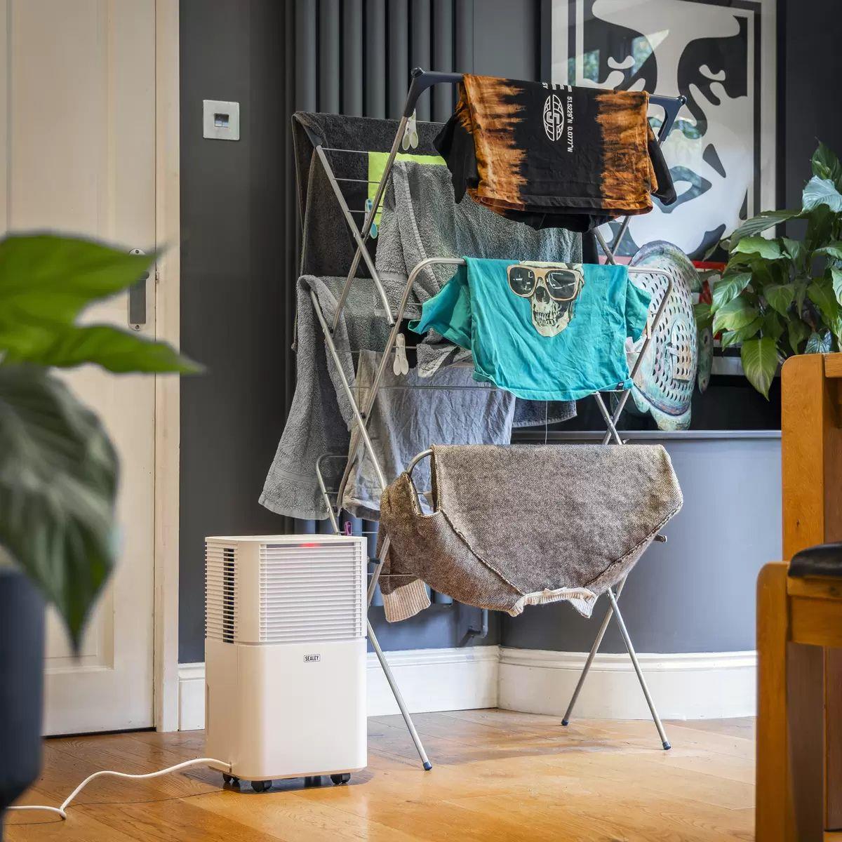 Sealey SDH102 10L Dehumidifier 230V/195W
