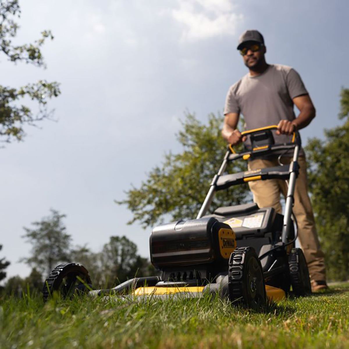 Dewalt DCMWP134N-XJ 36V Brushless Lawn Mower with 2 x 9.0Ah Battery & Charger