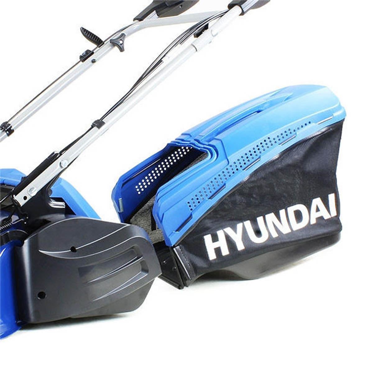 Hyundai HYM530SPR 53cm Self-Propelled Petrol Roller Lawnmower 196cc Engine & 70L Grass Catcher