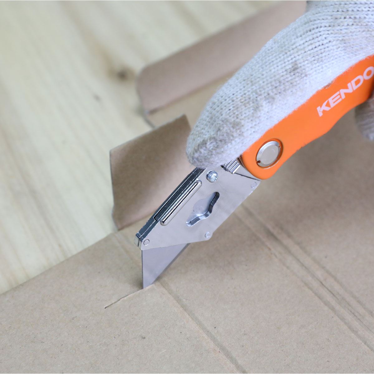 Kendo Multi-Purpose Folding Knife with 5 Piece Blade