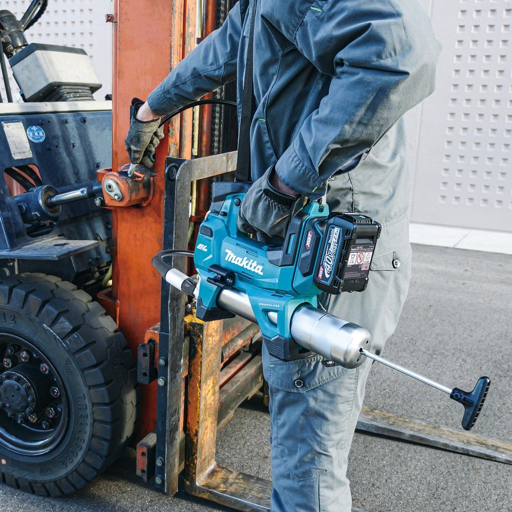 Makita GP001GZ 40V Max XGT Grease Gun with 1 x 4.0Ah Battery & Charger