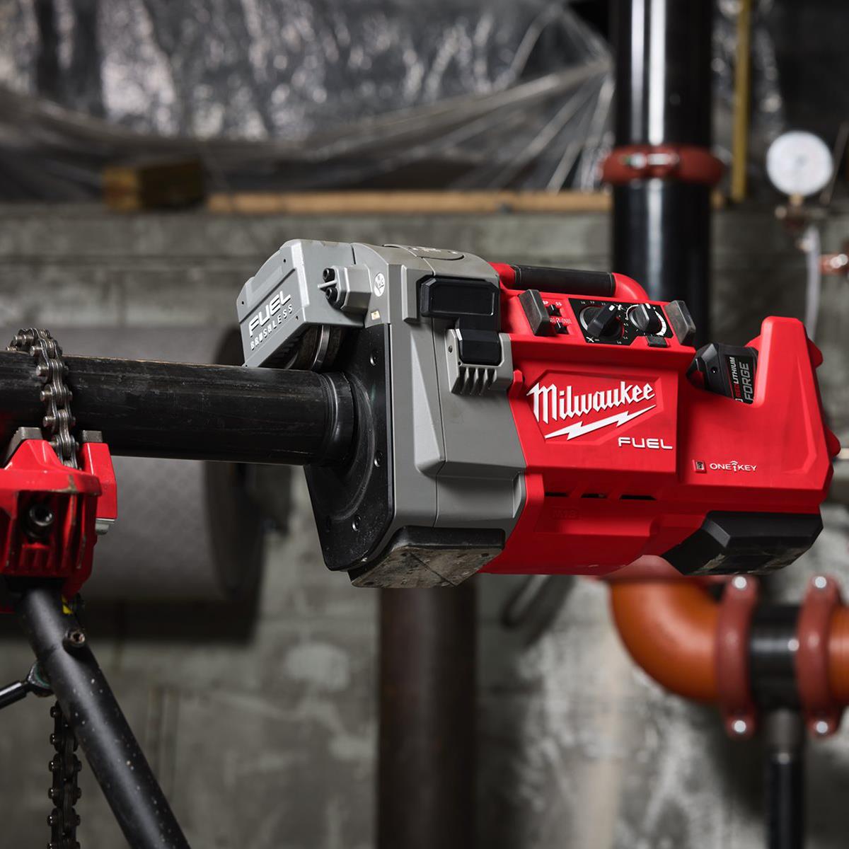 Milwaukee M18FRGRO114-0C 18V M18 FUEL Brushless Roll Groover With 1 x 5.5Ah Battery Charger & Case