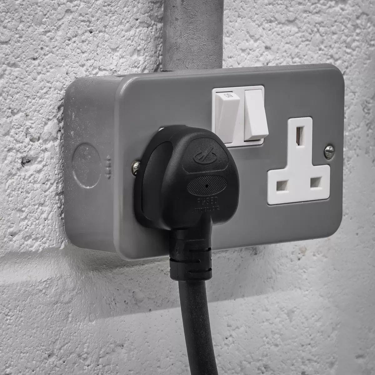 Sealey EVAC2 5m Adjustable Type 2 to UK 3-Pin Plug Portable EV Charger 3.5kW/230V