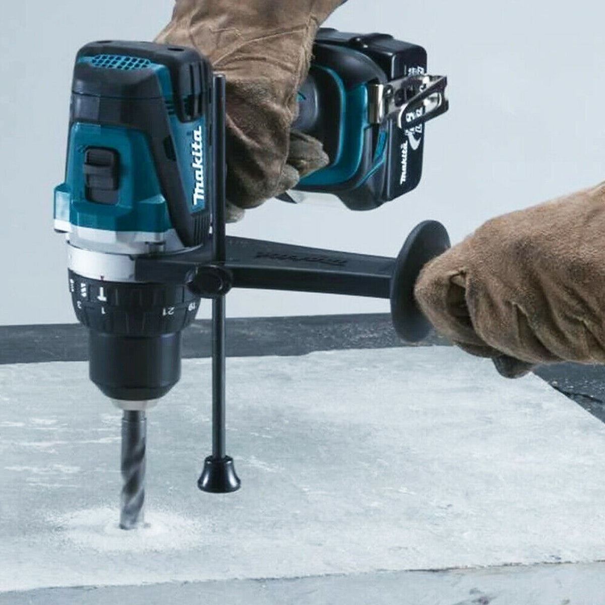Makita DLX2145TJ 18V LXT Twin Pack With 2 x 5.0Ah Battery Charger & Type 3 Case Item Condition Box Opened Never Used