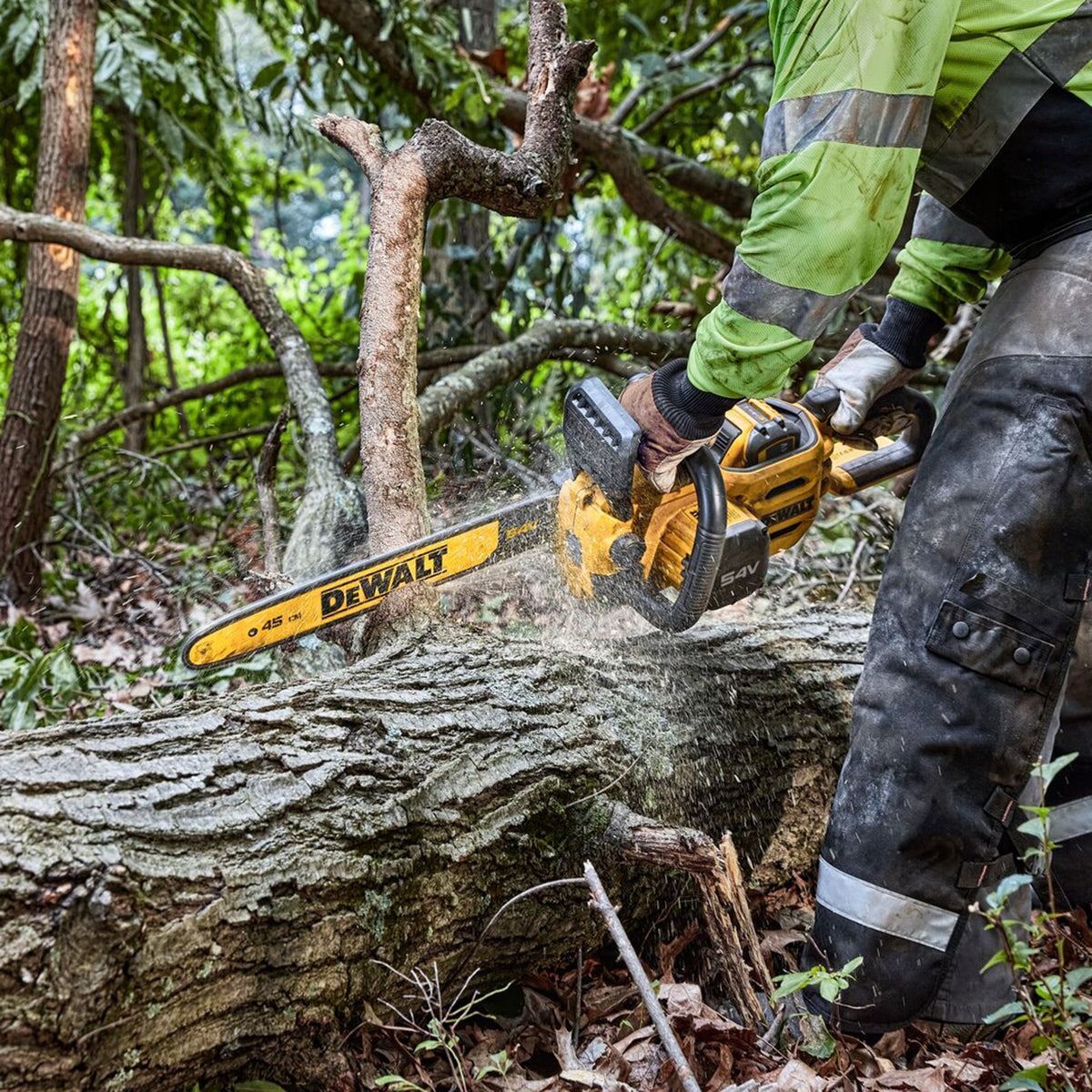 Dewalt DCMCS574X1-GB 54V XR Flexvolt Brushless 45cm Chainsaw with 1 x 9.0Ah Battery & Charger