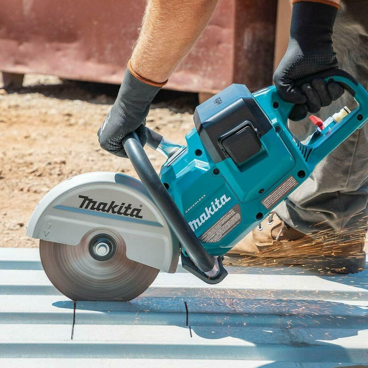 Makita DCE090ZX1 36V LXT 230mm Brushless Disc Cutter with 2 x 9.0Ah Battery & Charger