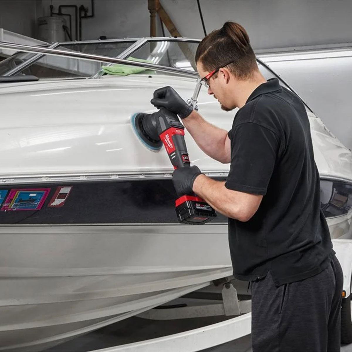 Milwaukee M18FROP15-0 18V Brushless 125mm Random Orbital Polisher with 2 x 5.5Ah Battery Charger & Bag