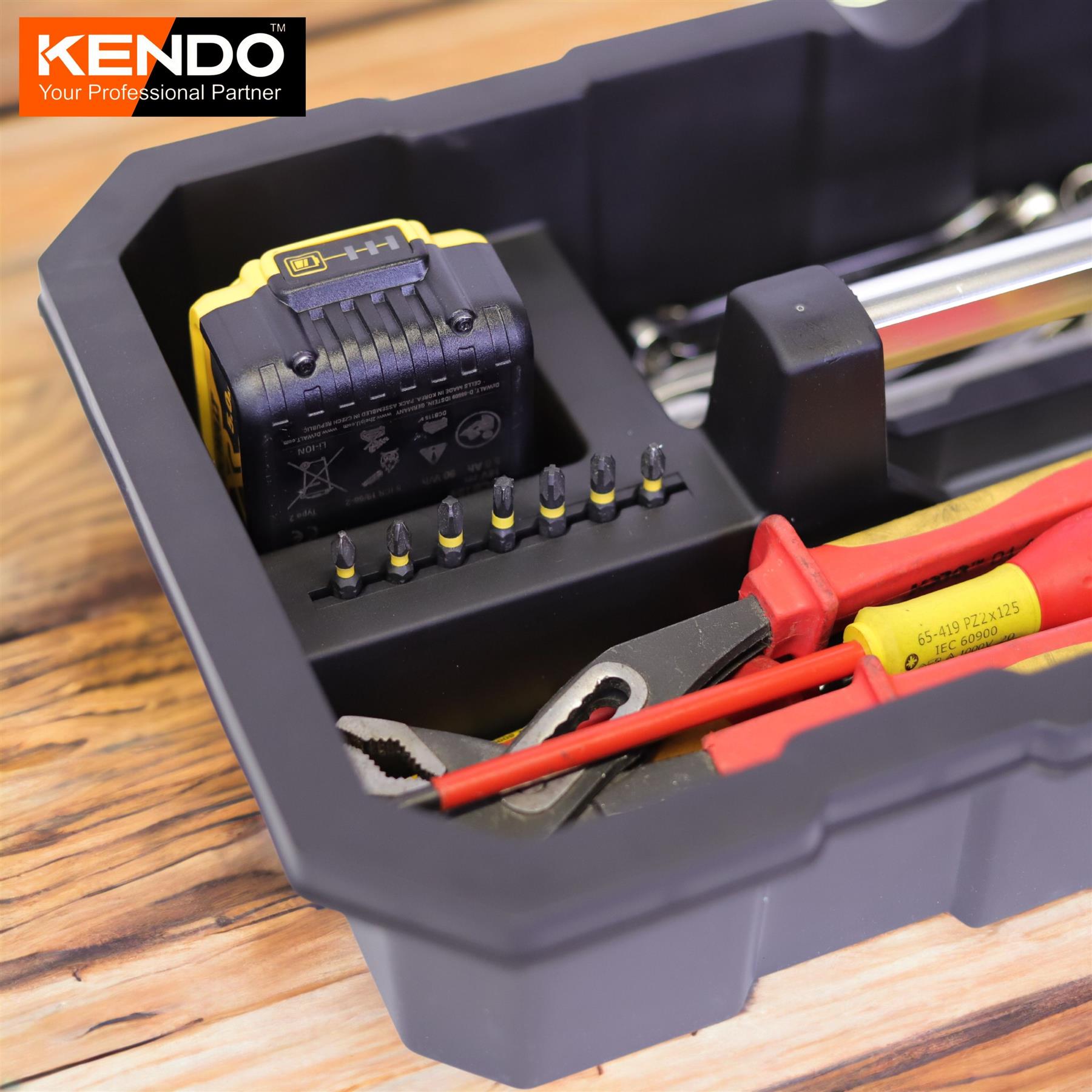 Kendo Mobile Tool Box with 2 Organizers