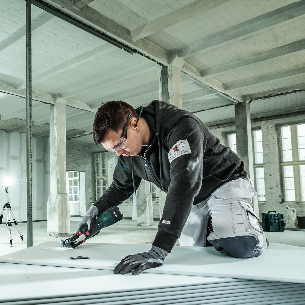 Metabo MT18LTX 18V Multi Tool Cutter with 1 x 5.2Ah Battery & Charger