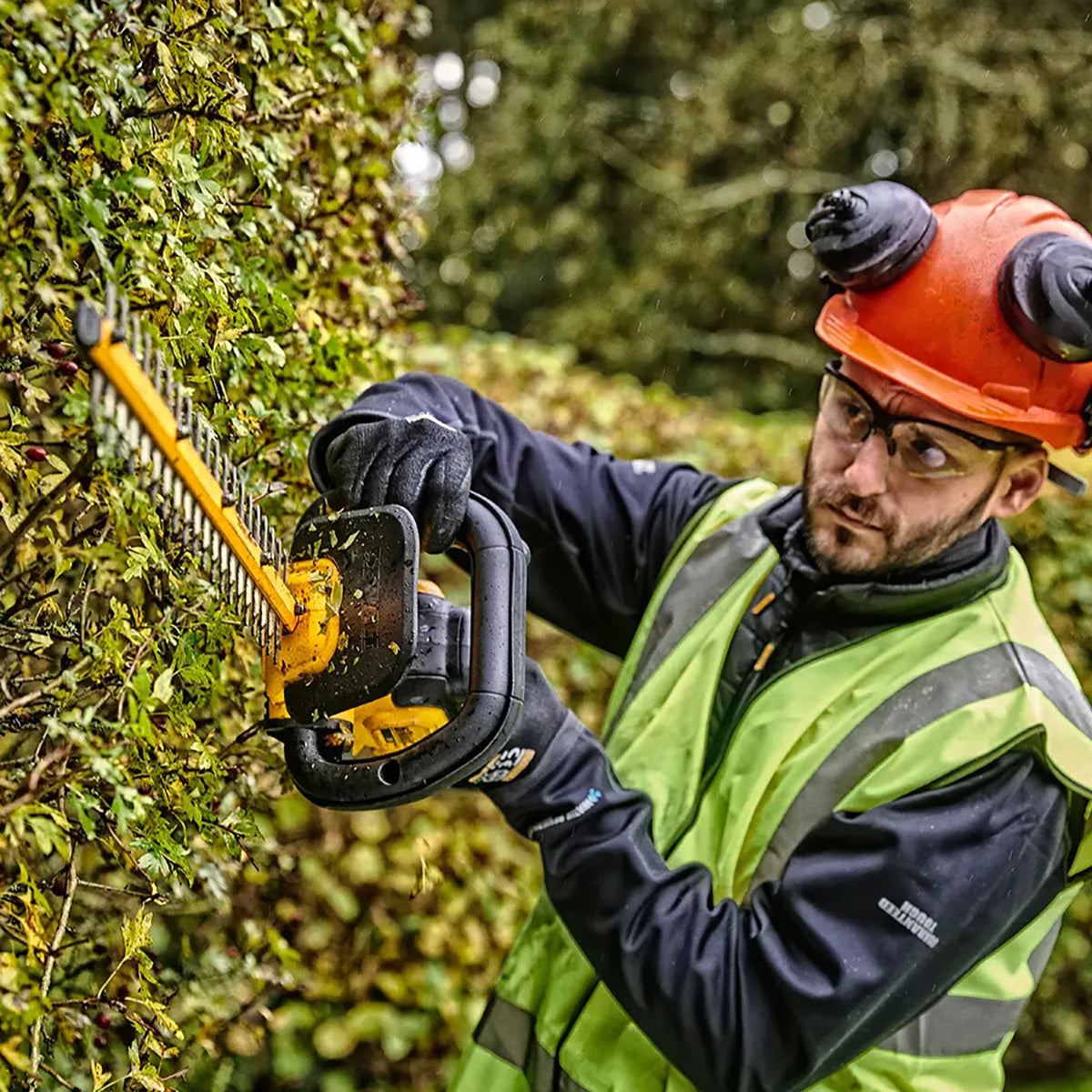 Dewalt DCMHT564N-XJ 18V XR 55cm Hedge Trimmer Body Only