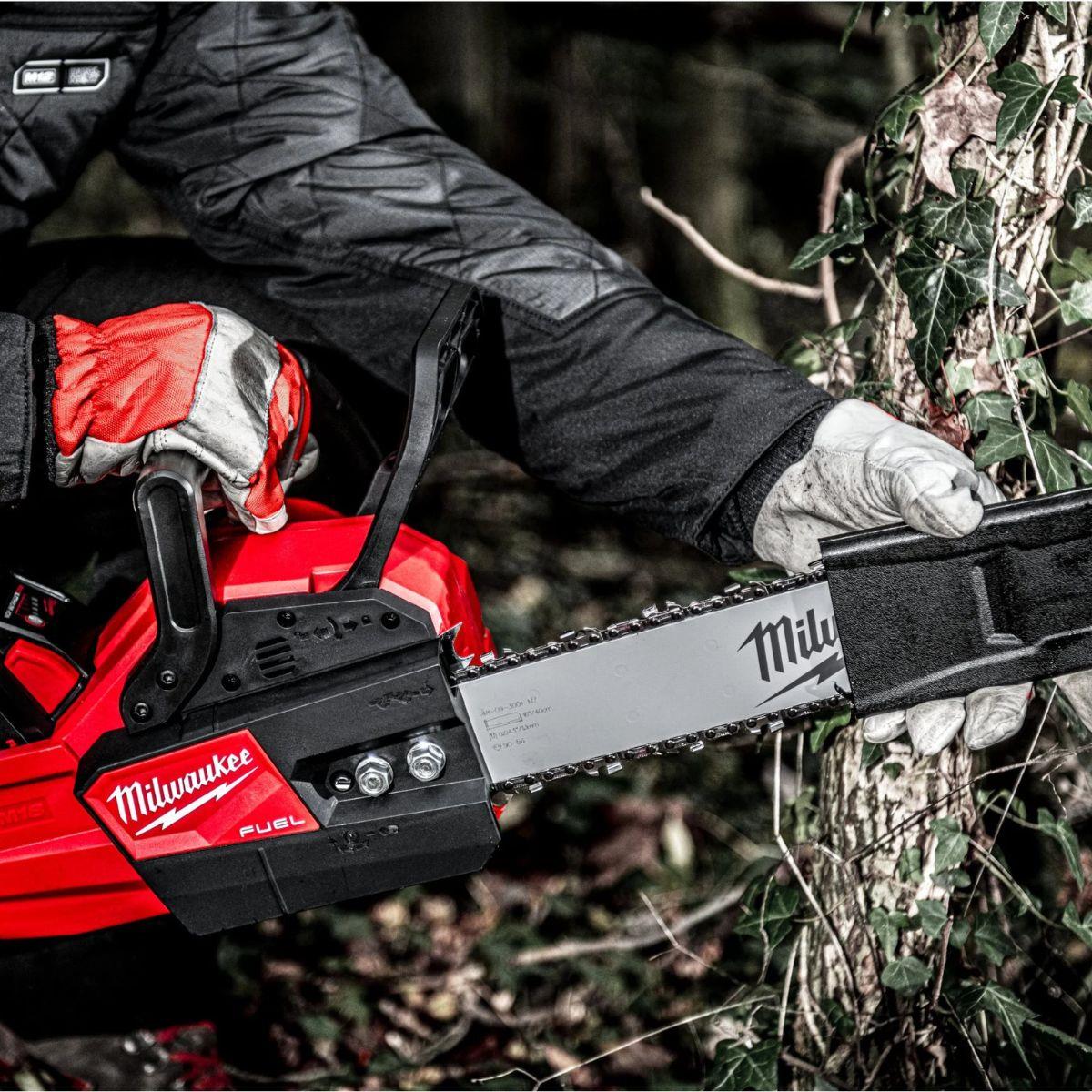 Milwaukee M18FCHS-122 18V FUEL Brushless 40cm Chainsaw with 2 x 12.0Ah Battery & Charger 4933499218