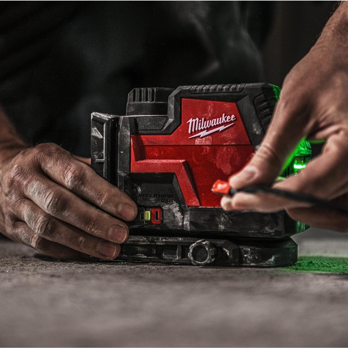 Milwaukee L4CLL-301C 4V REDLITHIUM USB Rechargeable Green Cross Line Laser 4933478243