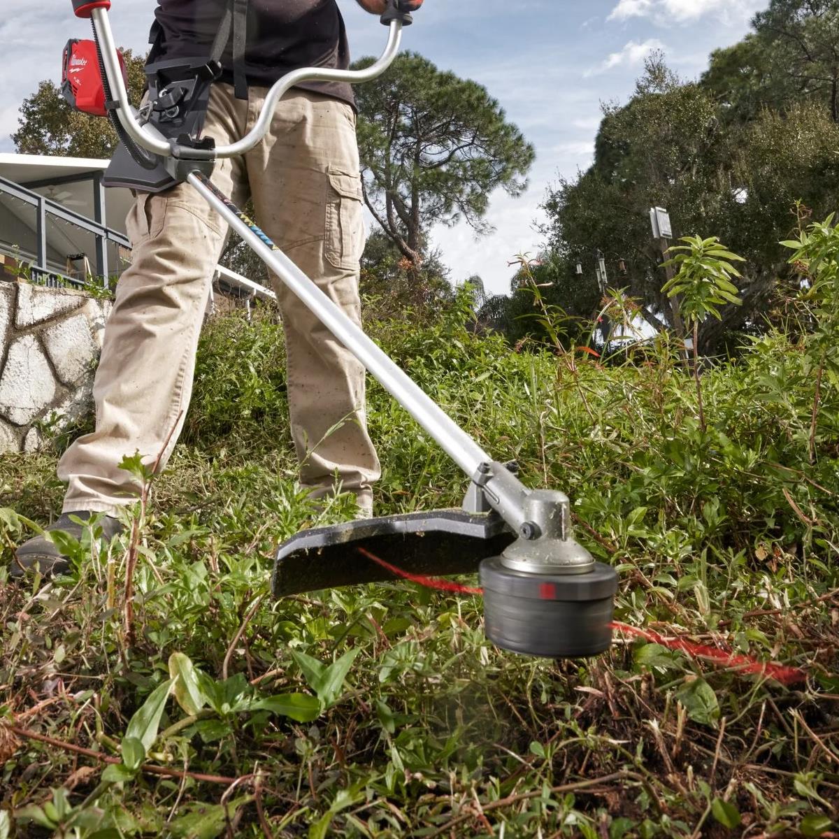 Milwaukee M18FBCU-0 M18 18V Brushless Brush Cutter With 1 x 8.0Ah Battery Charger & Harness