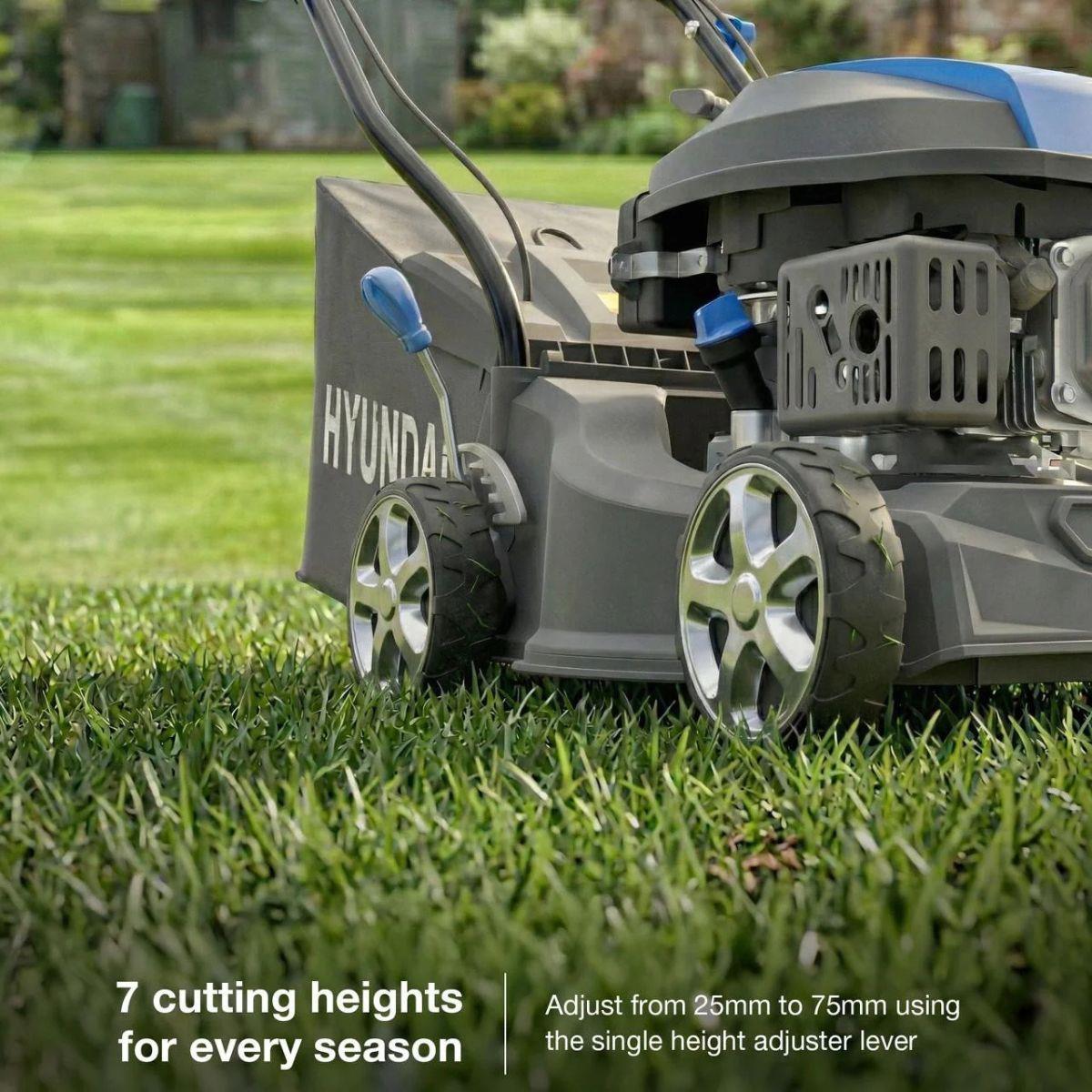 Hyundai HYM16130PX 139cc 40cm Hand Push Petrol Lawnmower & Hand Push