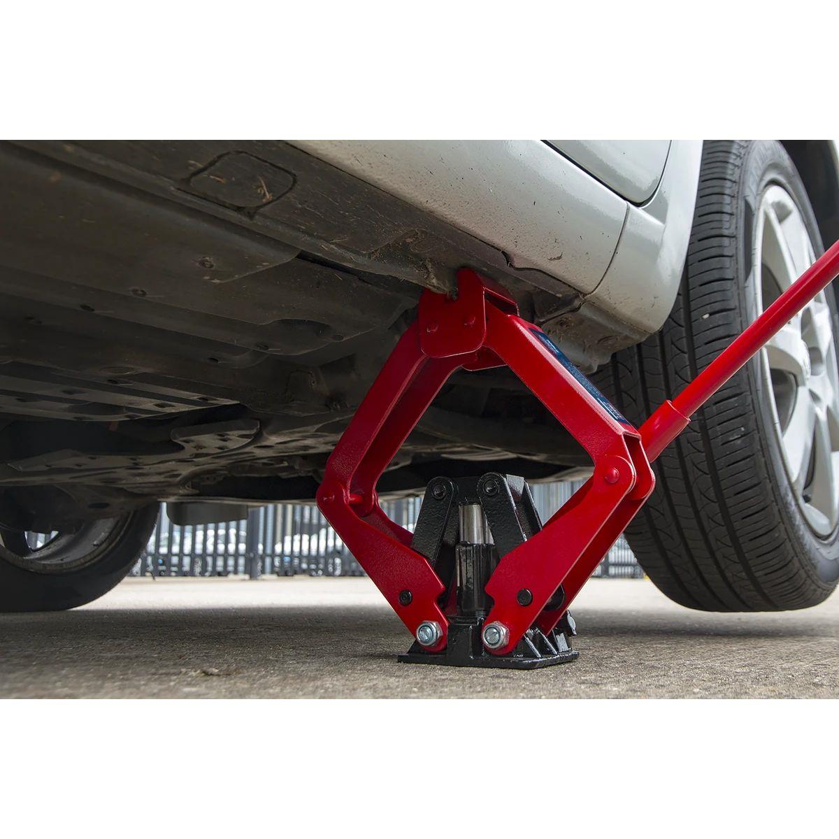 Sealey HSJ07 Hydraulic Scissor Jack 700kg Capacity