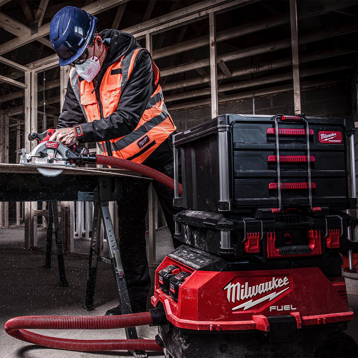 Milwaukee M18ONEF2VC34M-0 18V Dual Battery Brushless Dust Extractor with 2 x 6.0Ah Battery & Charger