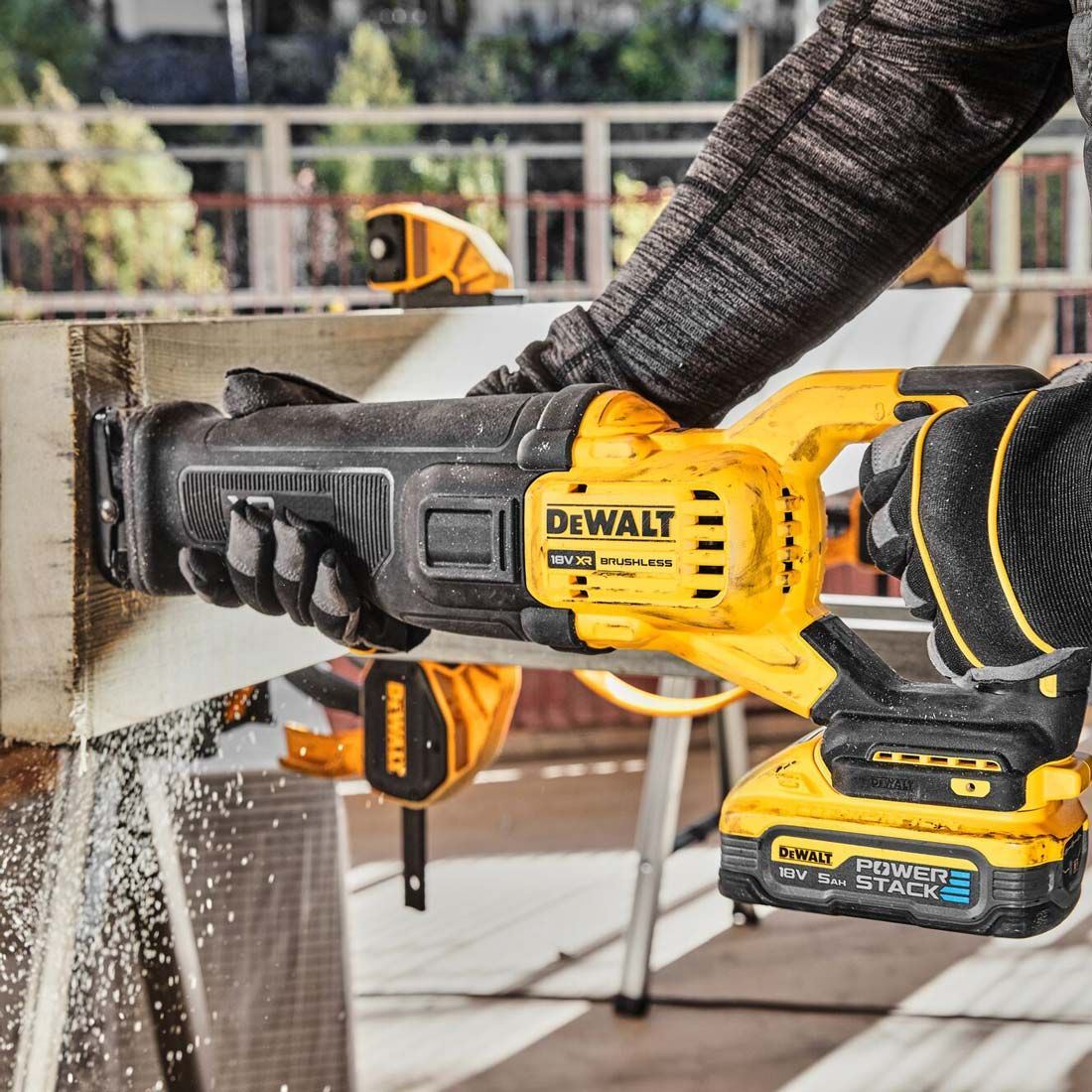 DeWalt DCS386H2T 18V XR Brushless Reciprocating Saw with 2 x 5.0Ah Battery Charger & Case