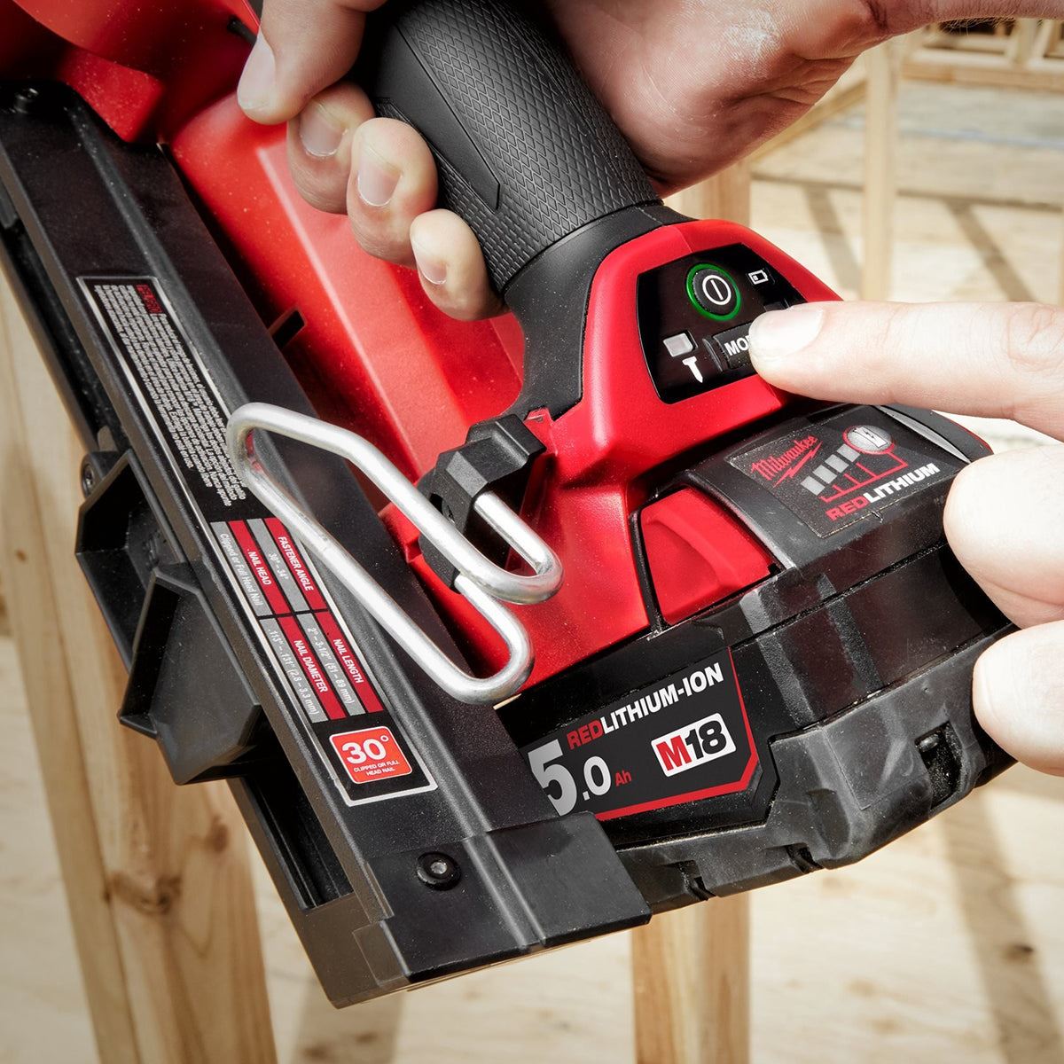 Milwaukee M18FFN-0 18V Fuel Brushless First Fix Framing Nailer with 1 x 6.0Ah Battery & Charger