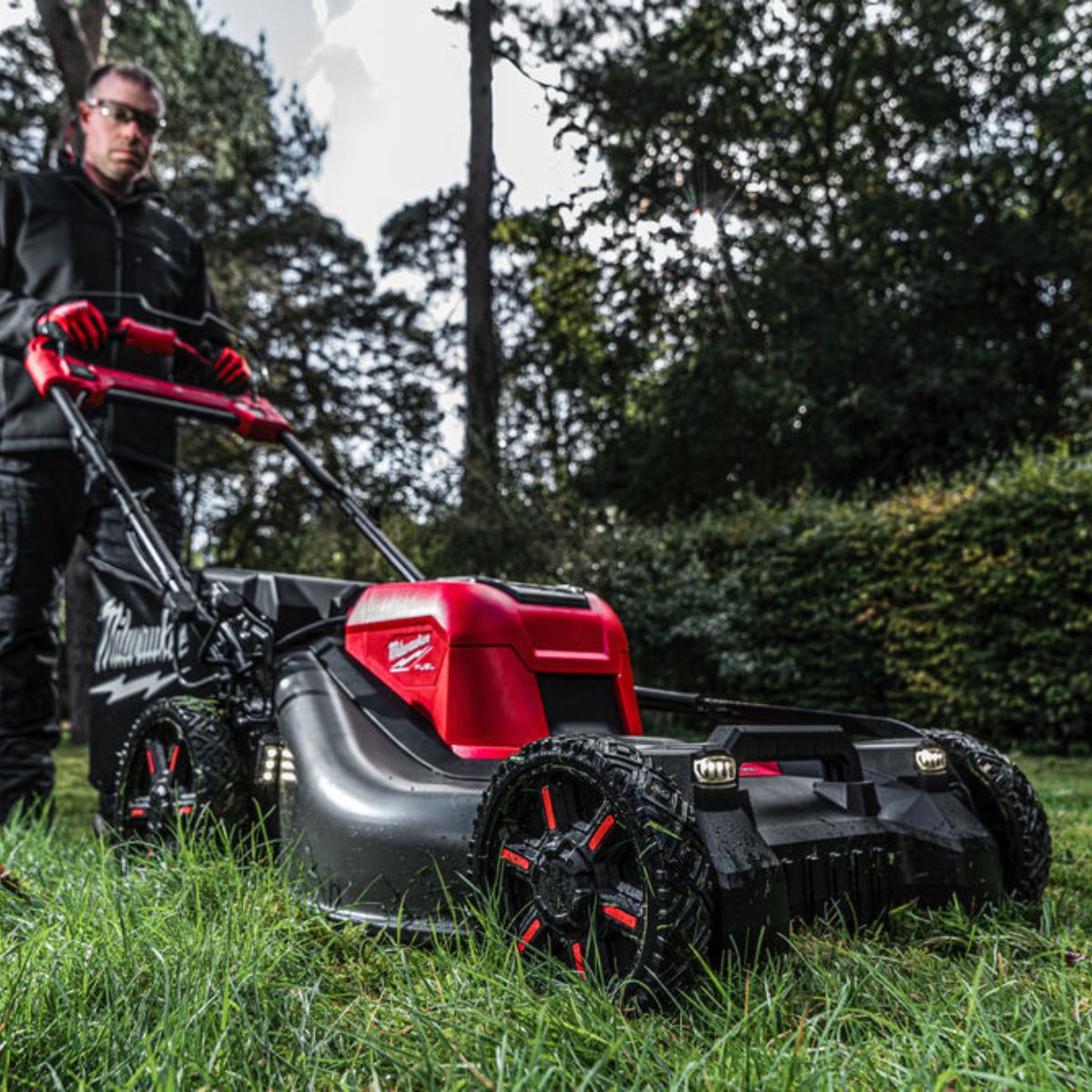 Milwaukee M18F2LM53-122 36V FUEL Brushless 53cm Self-Propelled Lawn Mower with 2 x 12.0Ah Battery & Charger 4933479822