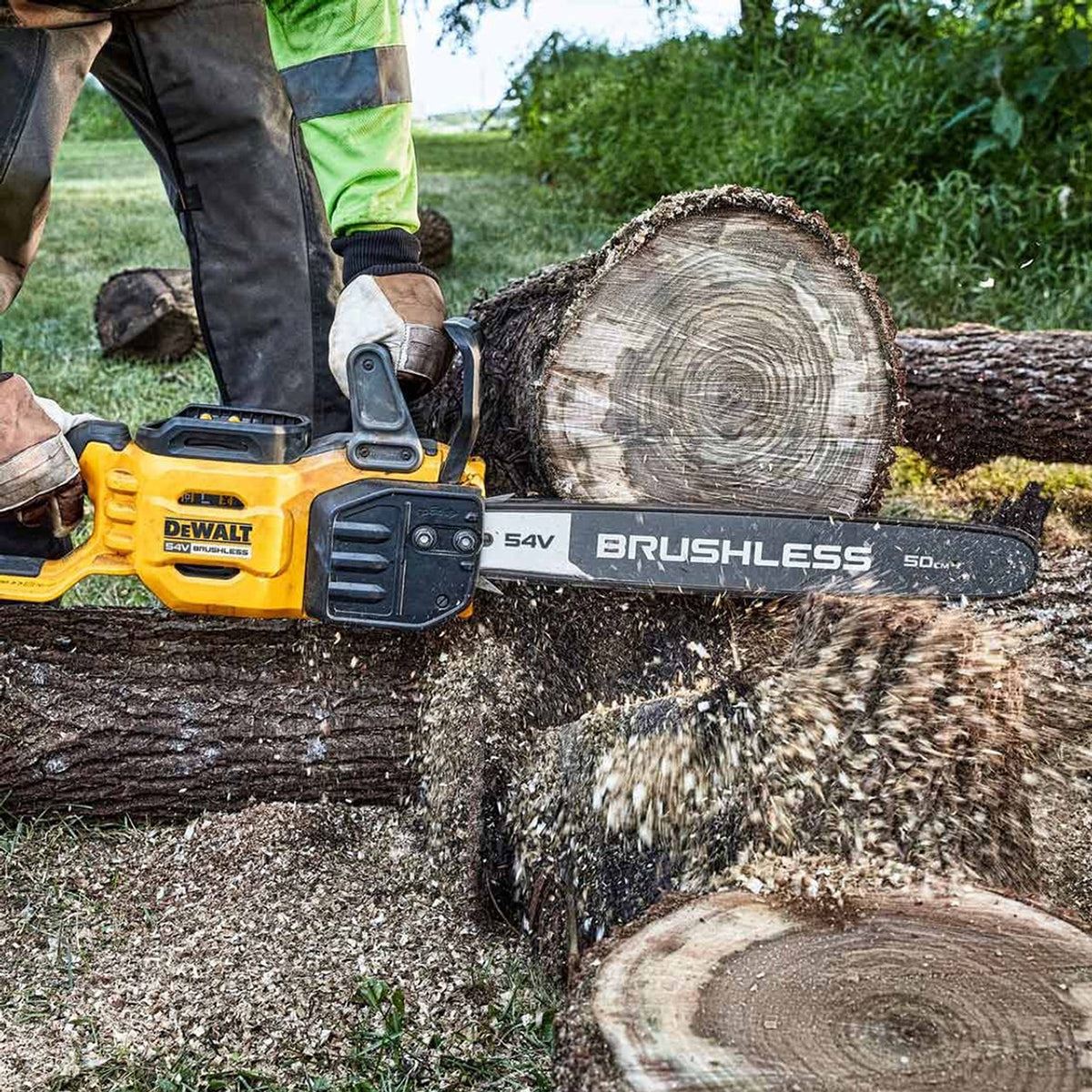 DeWalt DCMCS575N-XJ 54V XR Flexvolt Brushless 50cm Chainsaw with 1 x 6.0Ah Battery & Charger