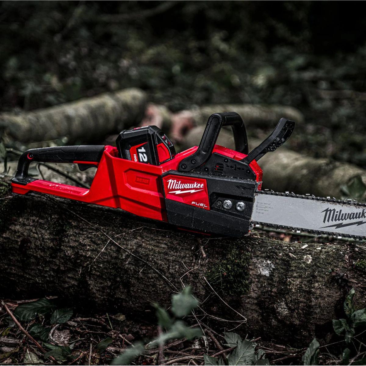Milwaukee M18FCHS-122 18V FUEL Brushless 40cm Chainsaw with 2 x 12.0Ah Battery & Charger 4933499218