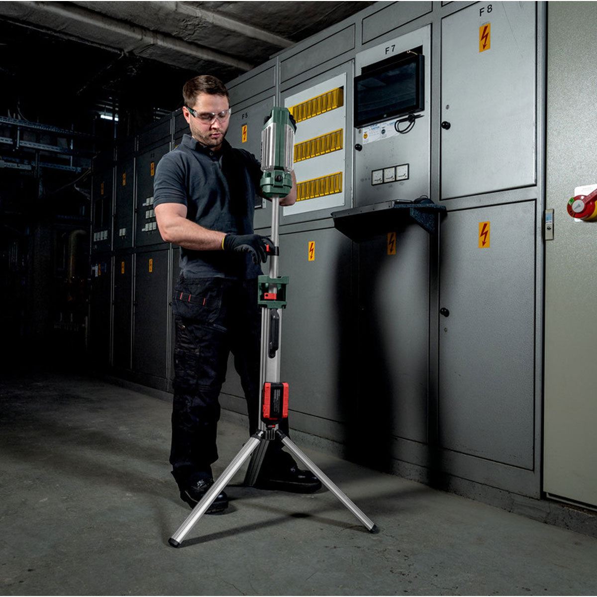 Metabo BSA 18 LED 5000 DUO-S 18V Tripod Site Light with 1 x 4.0Ah Battery & Charger